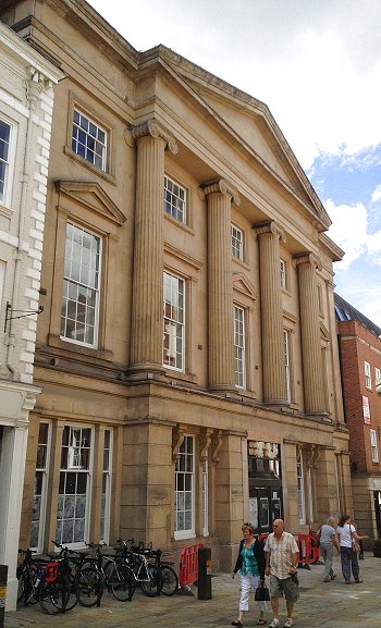 Shrewsbury - Museum and Art Gallery (Vaughan's Mansion)